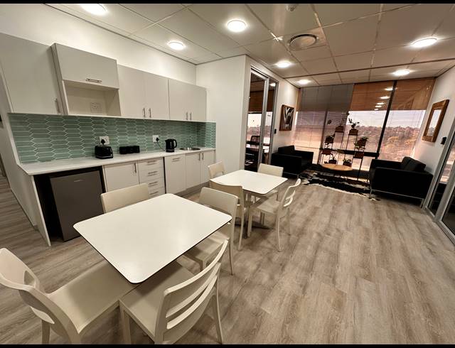 18M² SERVICED OFFICE TO LET IN BRAAMFONTEIN WERF